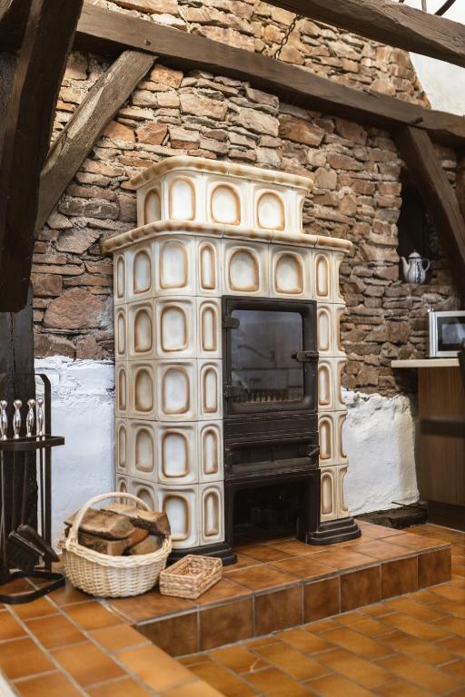 Zur Alten Weinkelter - Bezauberndes Fachwerkhaus Aus Der Spaetgotik Von 1451 - Top Lage Fuer Aktivitaeten - Fahrradkeller Еленц-Полтерсдорф Екстериор снимка